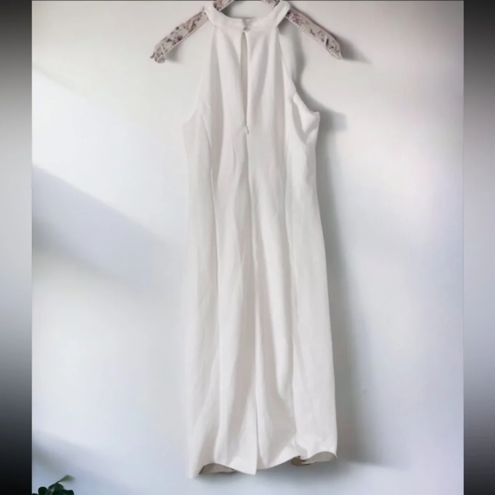 Julia Jordan White/Ivory Twist Front Halter Neck Sleeveless Sheath Dress
Size 2 - Picture 8 of 12